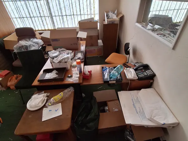 Offices and workshop before a commercial clearance